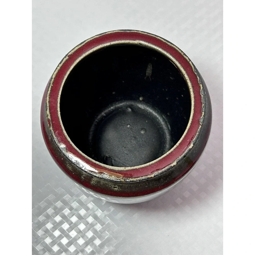 Unmarked pottery art